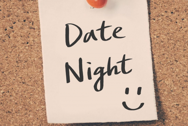 A Post-It note with Date Night written on it